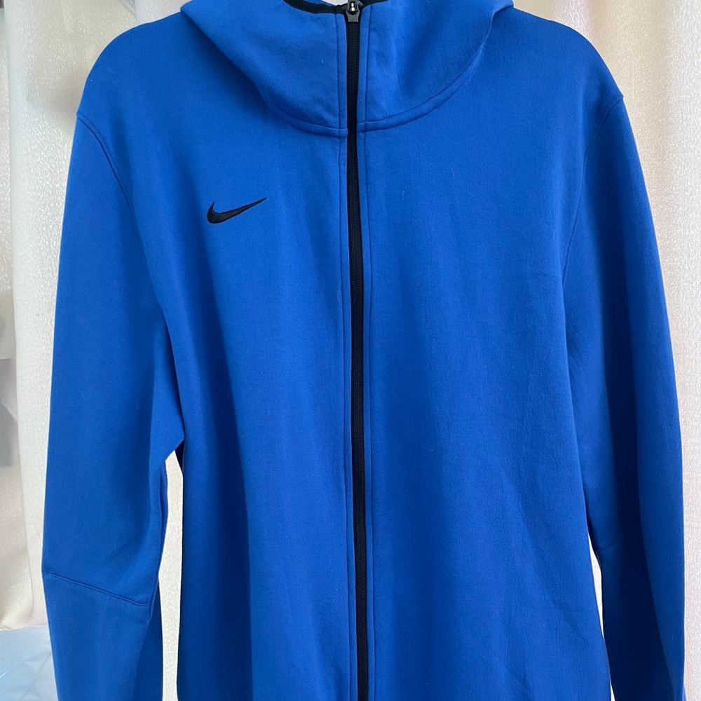 Nike dri fit showtime XL hoodie. Royal blue. Excellent condition.